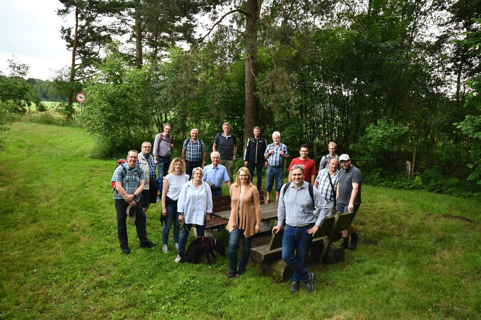 Rege Beteiligung bei der Wanderung der CDU Geestequelle mit Landratskandidat Marco Prietz auf dem Nordpfad 